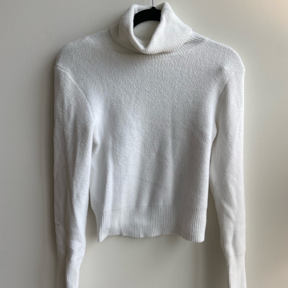 White Zara turtleneck sweater